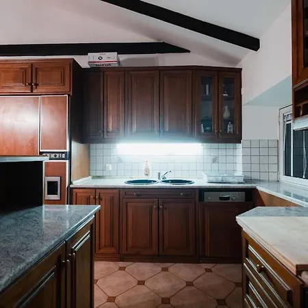 Spacious 3br 5th Floor Apartment Rijeka