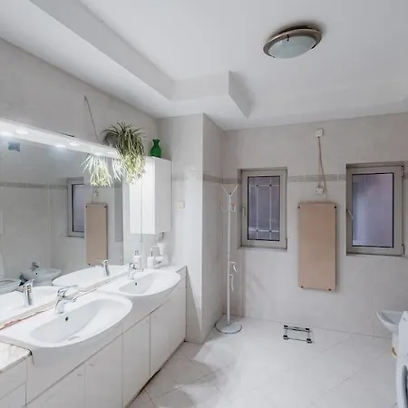 Apartment Spacious 3br 5th Floor Rijeka